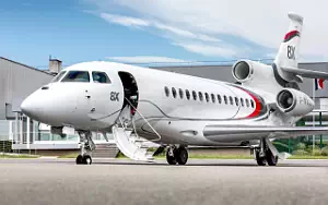 Falcon 8X private jet wallpapers 4K Ultra HD