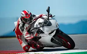 Ducati Superbike 899 Panigale motorcycle wallpapers 4K Ultra HD