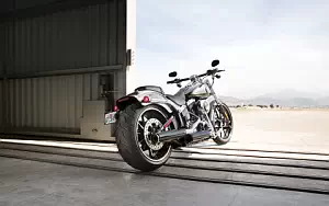 Harley-Davidson Softail Breakout motorcycle wallpapers 4K Ultra HD